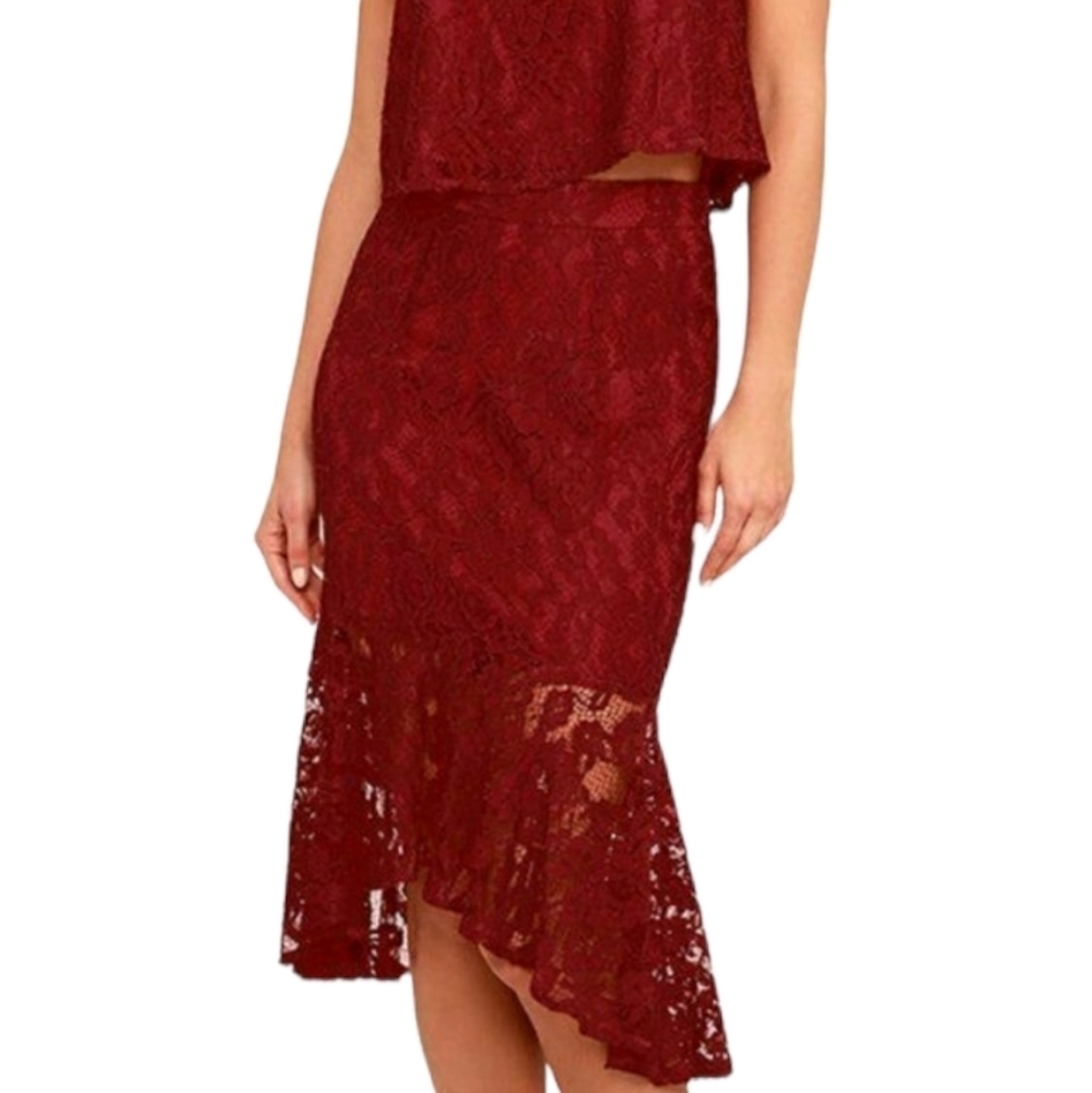 NWT Lulu's Le Grand Amour Lace Skirt - size XS